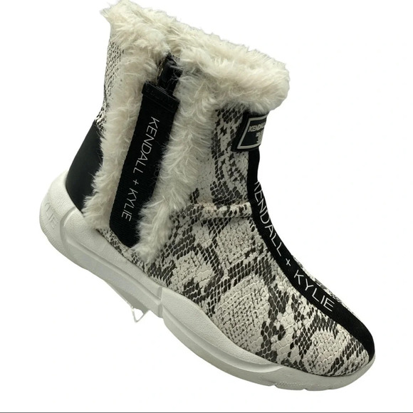 Kendall + Kylie Snakeskin Bootie Sz: 8-8.5 / 39 - Picture 2 of 9